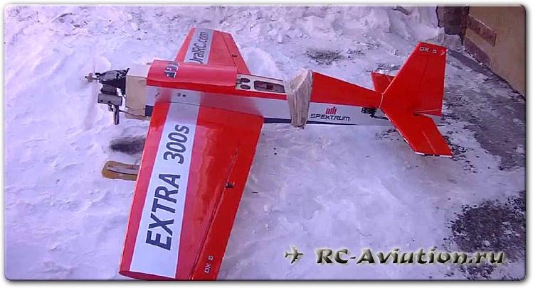 Чертежи бальзовой авиамодели Extra 300S 45