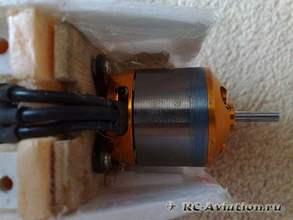 Установка RC двигателя на авиамодель Установка RC двигателя на авиамодель