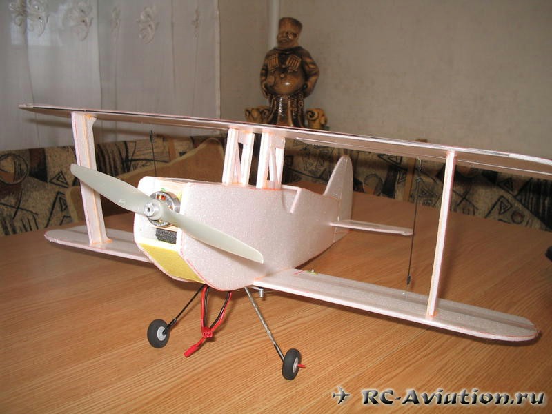 манон - самодельная авиамодель из потолочки