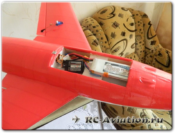 АВиамодель с импеллером МиГ-15 из потолочной плитки